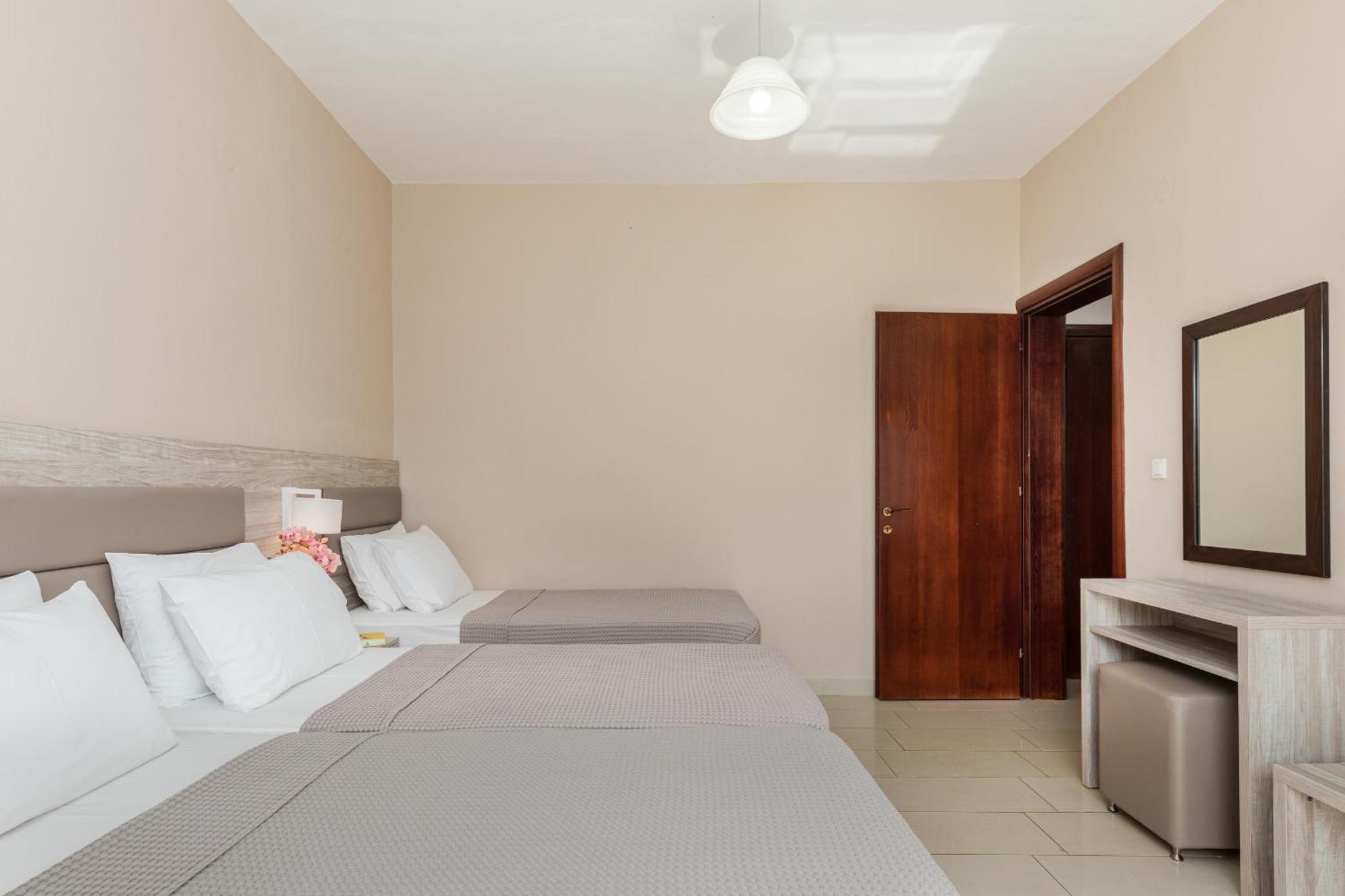 Hotel Grekas نيوي بوروي المظهر الخارجي الصورة