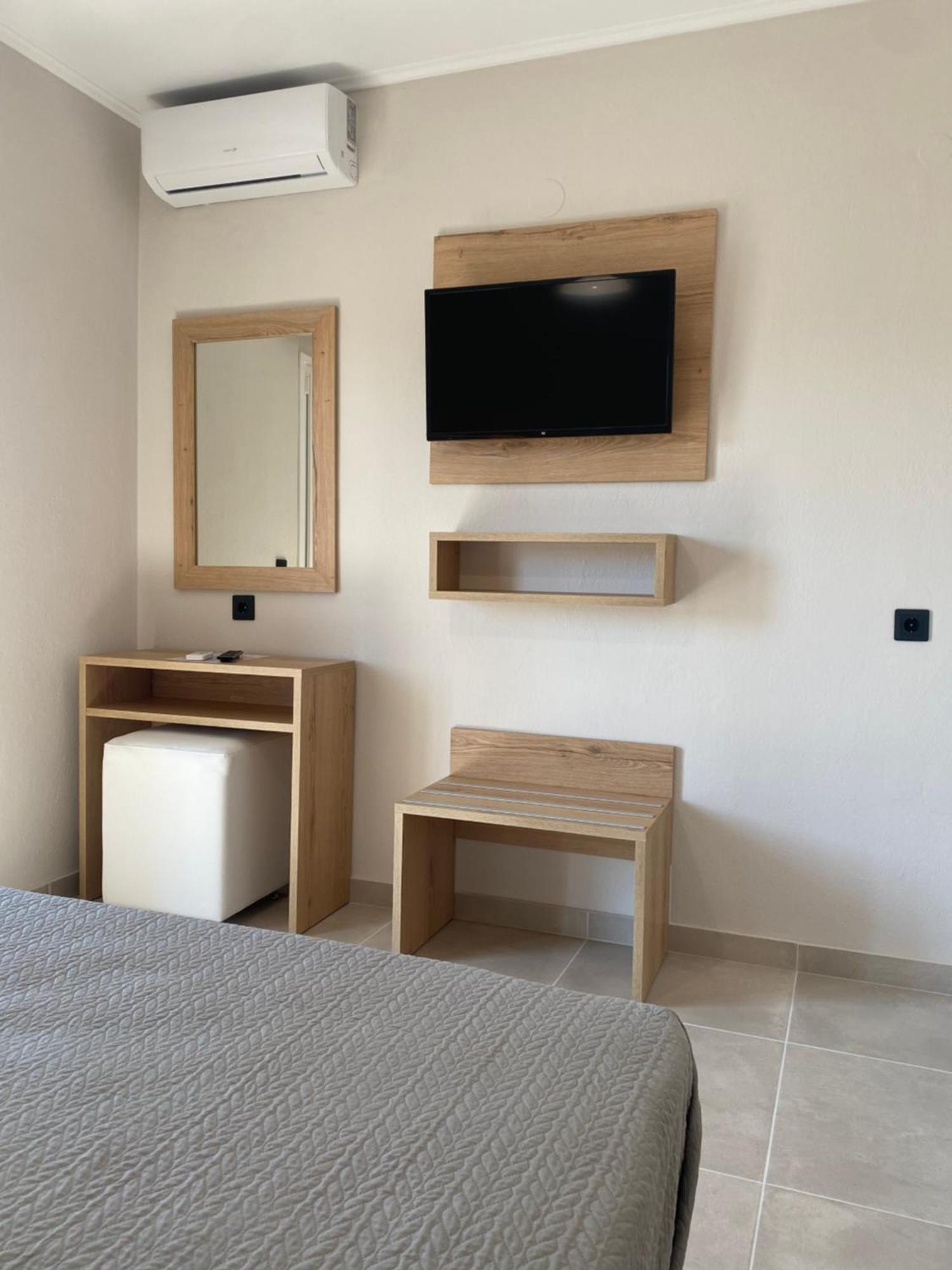 Hotel Grekas نيوي بوروي المظهر الخارجي الصورة