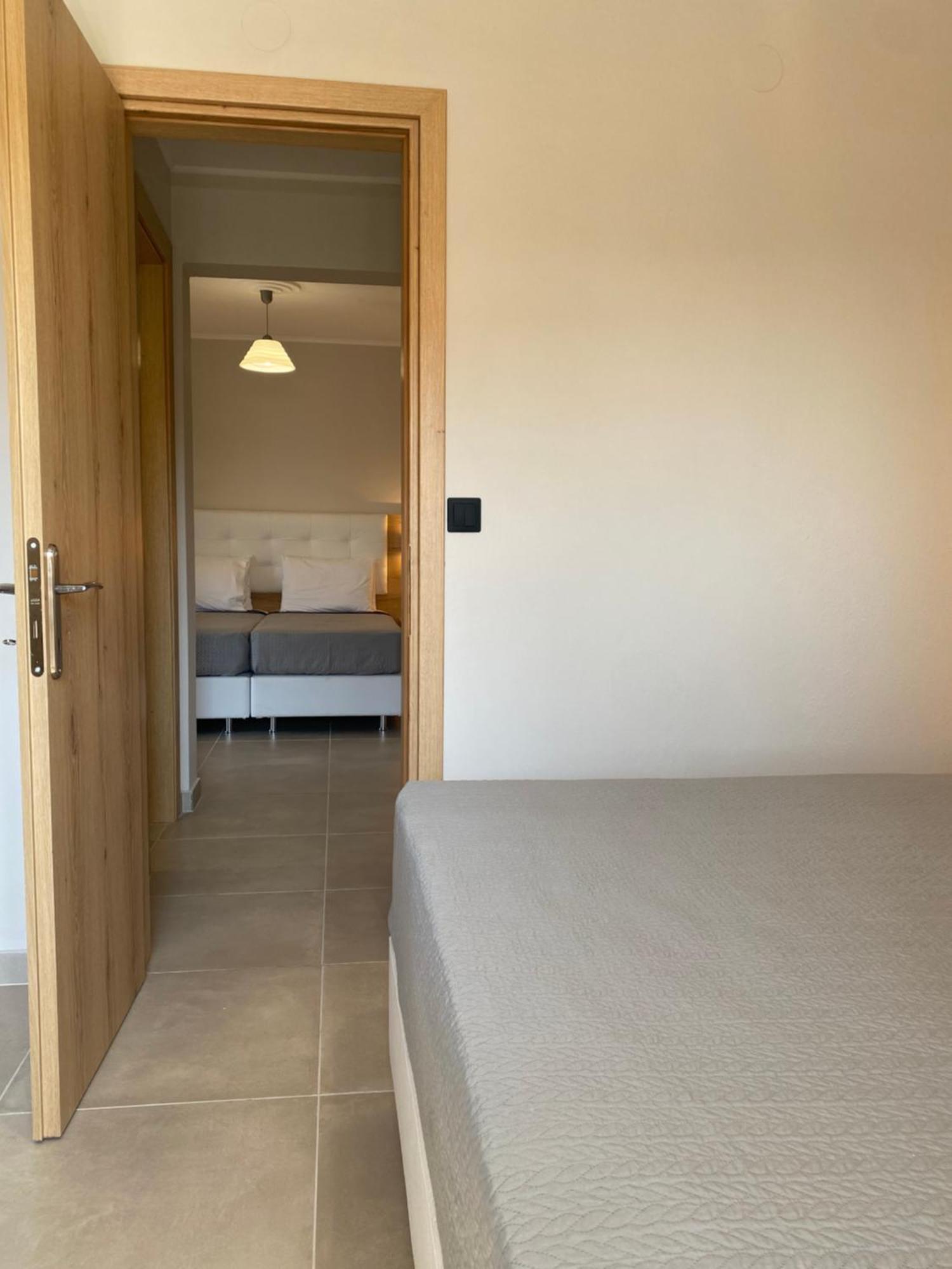 Hotel Grekas نيوي بوروي المظهر الخارجي الصورة