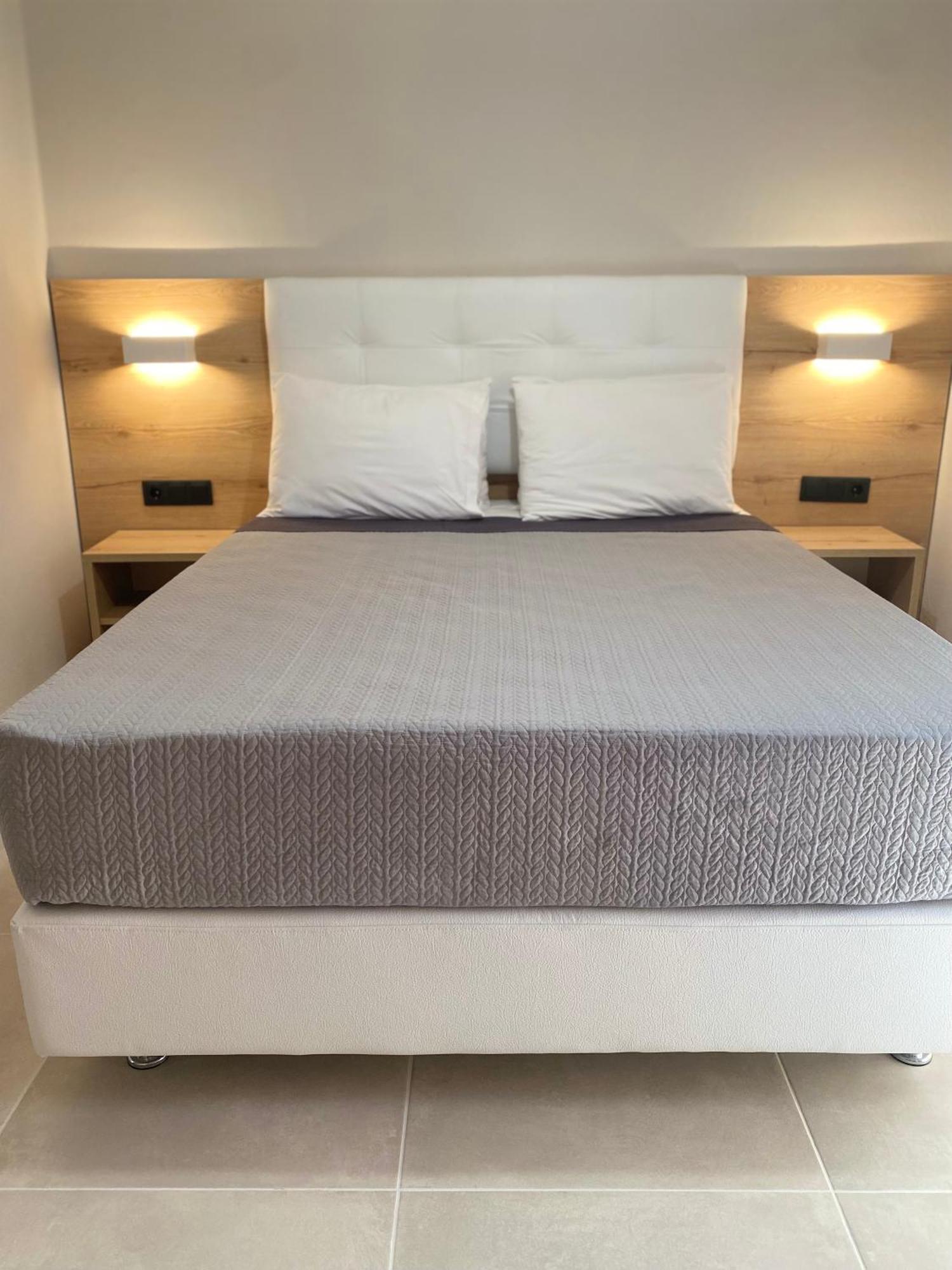 Hotel Grekas نيوي بوروي المظهر الخارجي الصورة